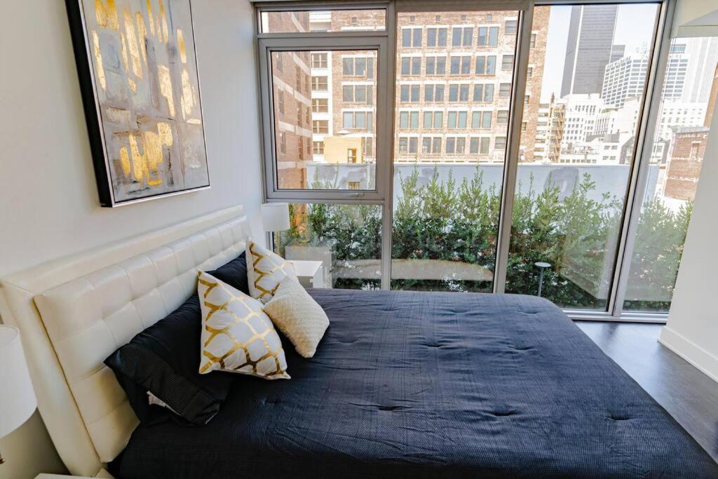 Appartamento Downtown Paradise Escape With 2 Pools / Hot Tubs Los Angeles Esterno foto