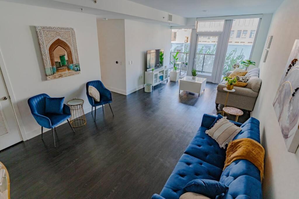 Appartamento Downtown Paradise Escape With 2 Pools / Hot Tubs Los Angeles Esterno foto