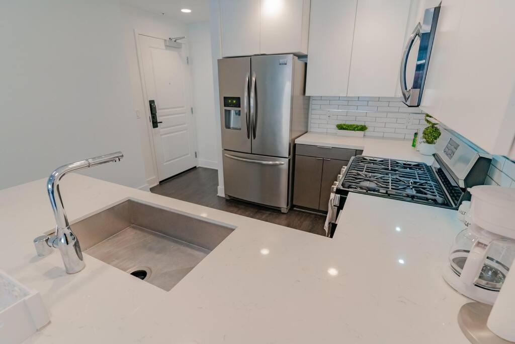 Appartamento Downtown Paradise Escape With 2 Pools / Hot Tubs Los Angeles Esterno foto