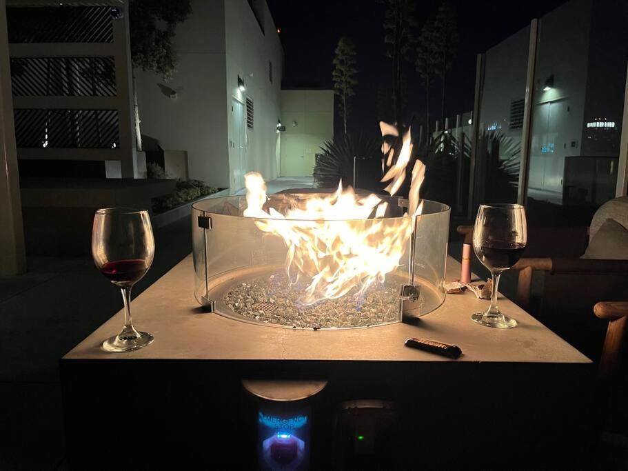 Appartamento Downtown Paradise Escape With 2 Pools / Hot Tubs Los Angeles Esterno foto